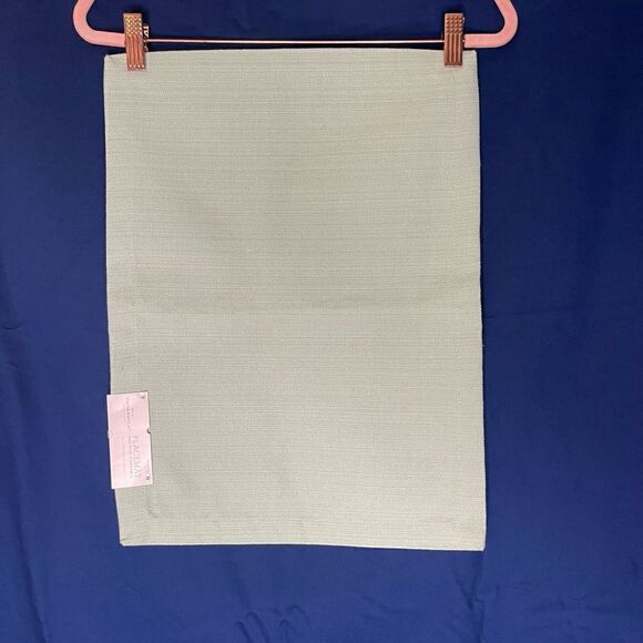 Target Threshold Table Runner + 4 Placements - Picture 3 of 8